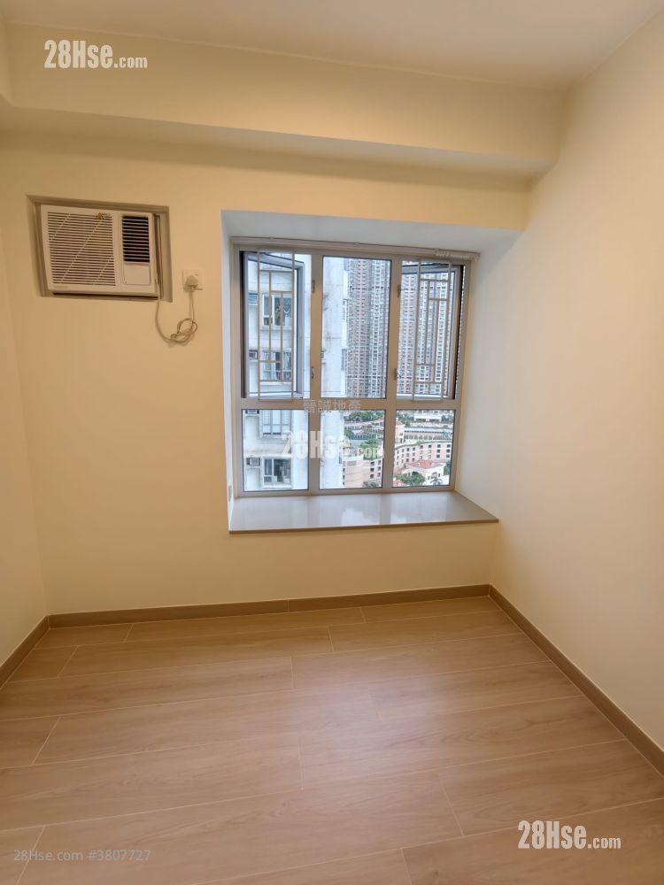 Lido Garden Rental 3 Bedrooms , 1 Bathroom 570 ft²