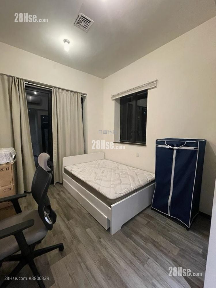 Ava128 Sell Studio , 1 Bathroom 227 ft²