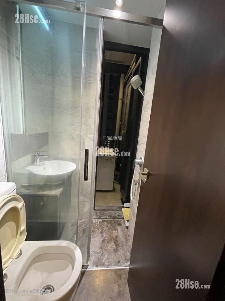 Ava128 Sell Studio , 1 Bathroom 227 ft²