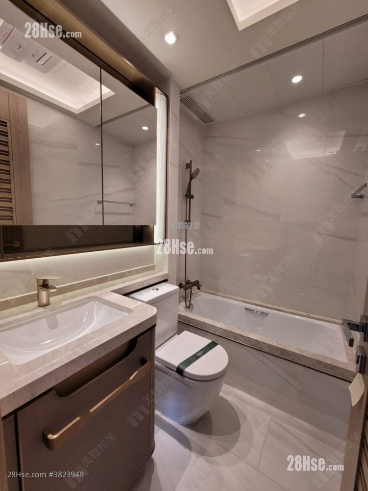 逸瓏灣8 售盤 3 房 , 2 浴室 694 平方呎