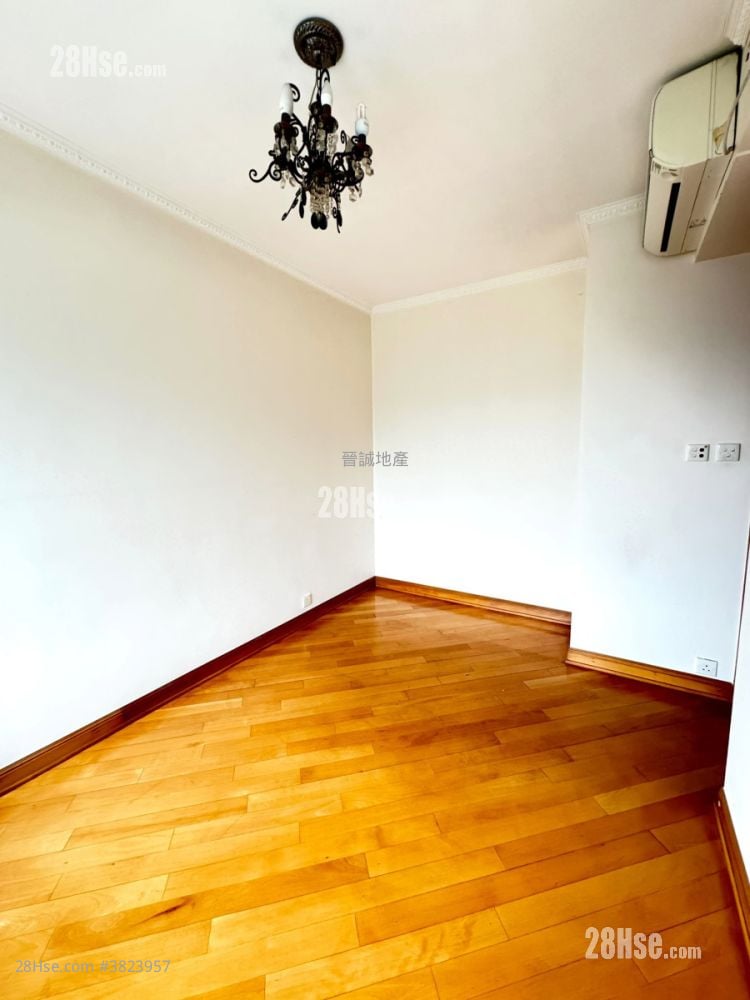 Aegean Coast Sell 4 Bedrooms , 2 Bathrooms 742 ft²