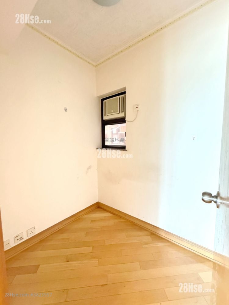 Aegean Coast Sell 4 Bedrooms , 2 Bathrooms 742 ft²