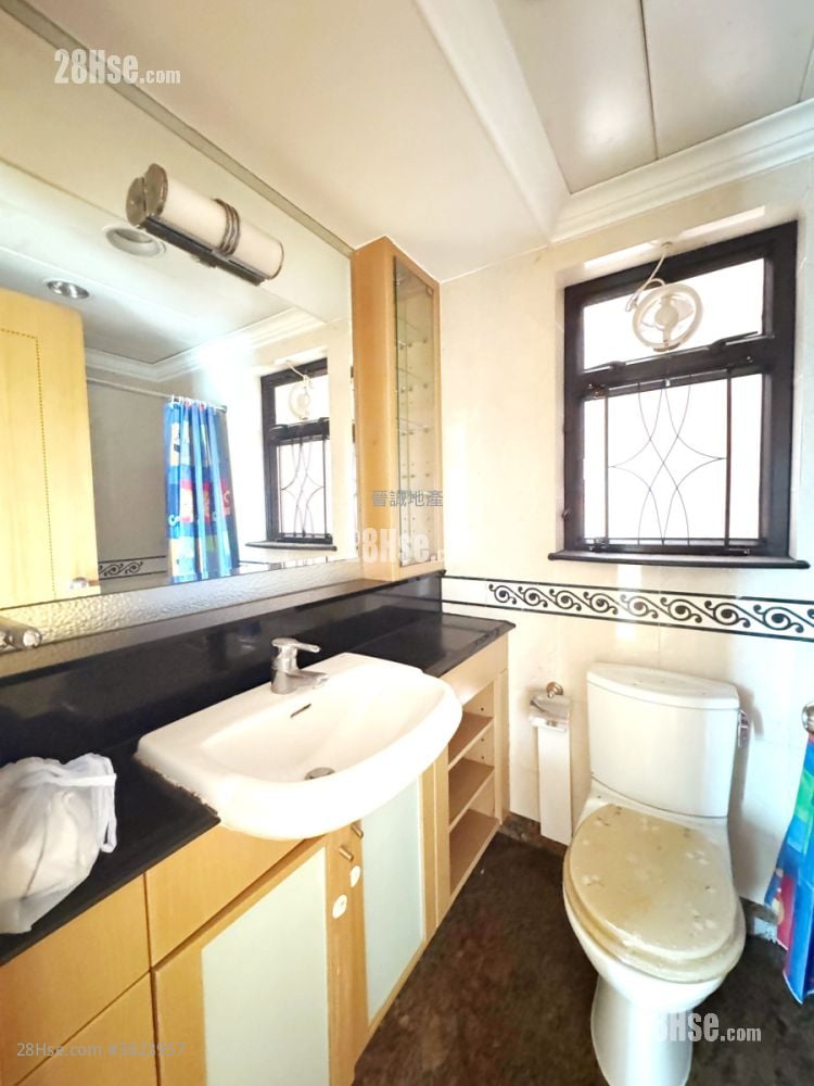 Aegean Coast Sell 4 Bedrooms , 2 Bathrooms 742 ft²