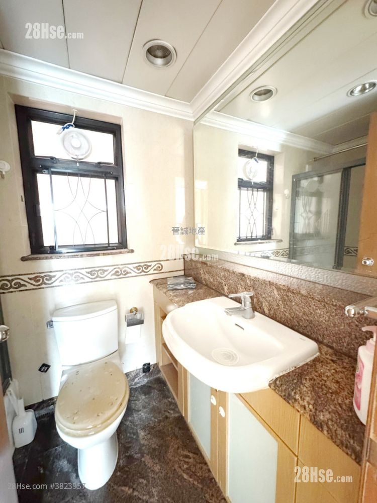 Aegean Coast Sell 4 Bedrooms , 2 Bathrooms 742 ft²