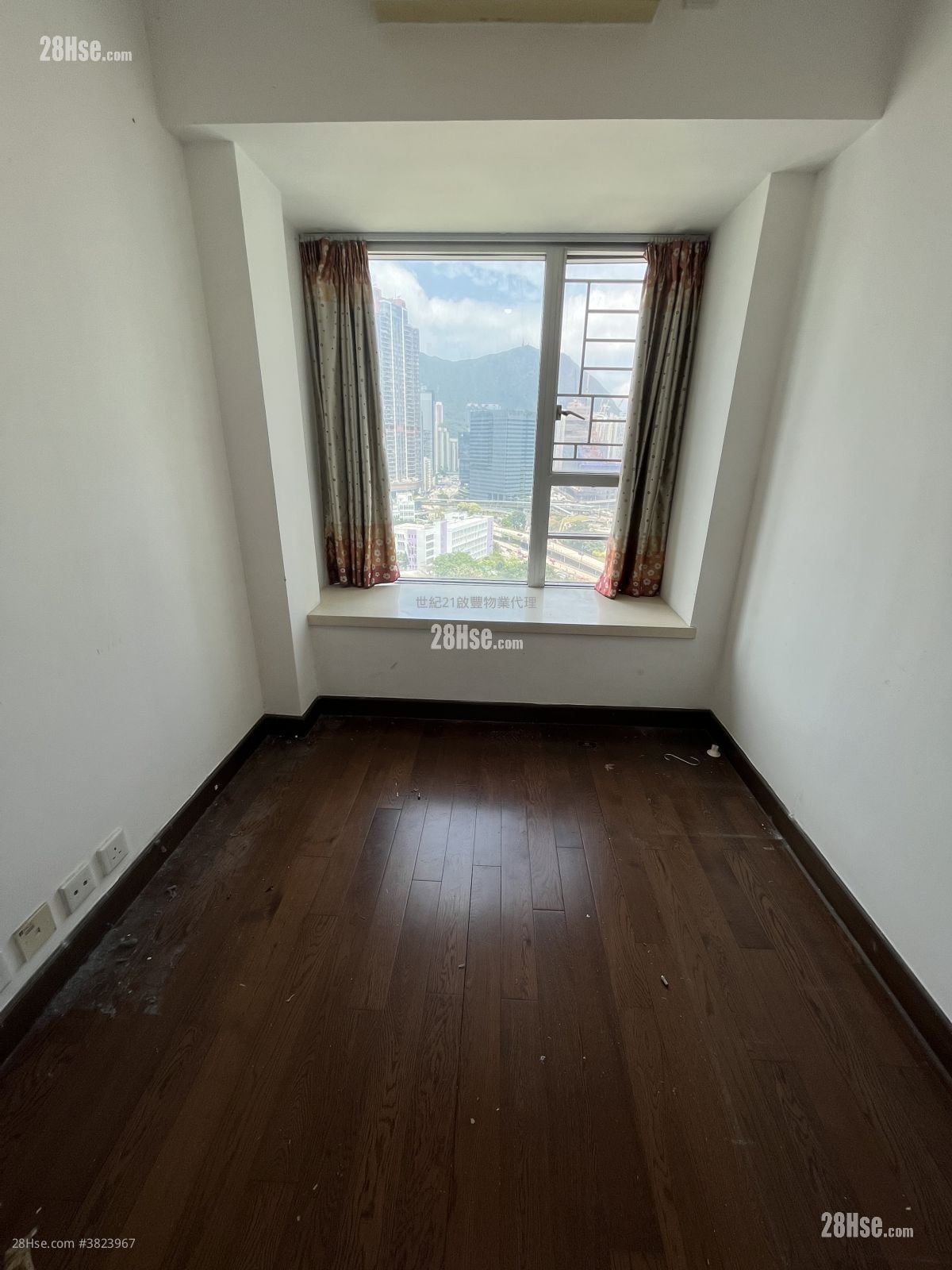 御豪门 售盘 3 房 , 2 浴室 856 平方尺