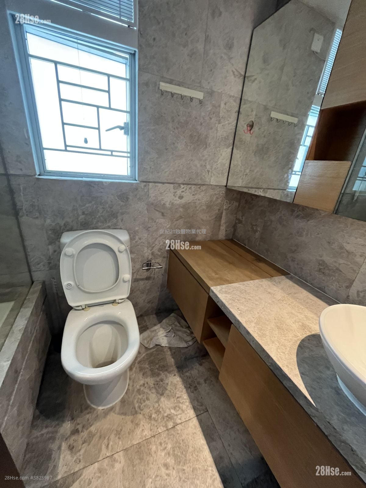 御豪门 售盘 3 房 , 2 浴室 856 平方尺