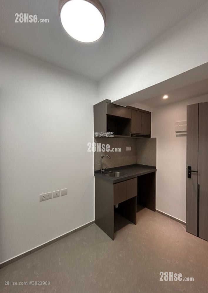 Universal Mansion Rental 1 Bedroom , 1 Bathroom 180 ft²