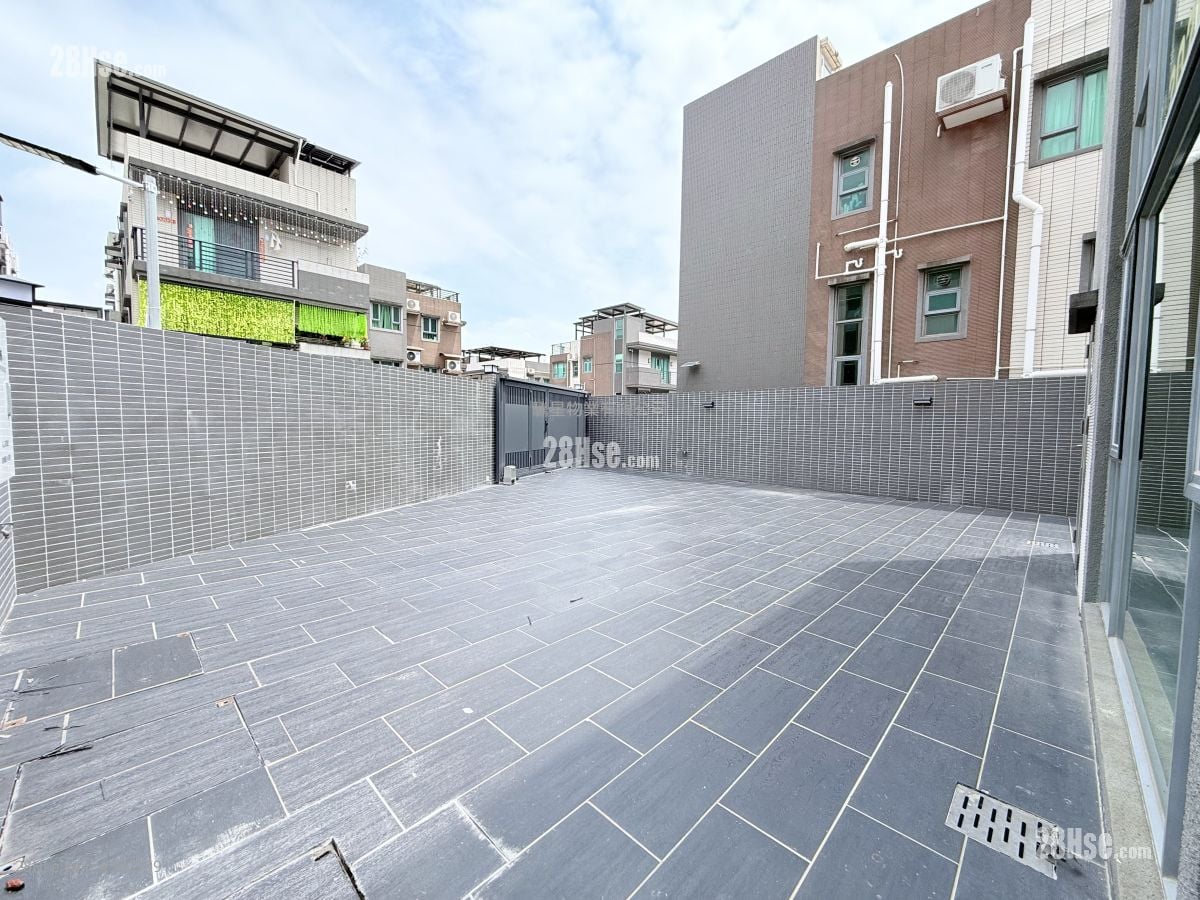 村屋 售盘 3 房 , 4 浴室 2,100 平方尺