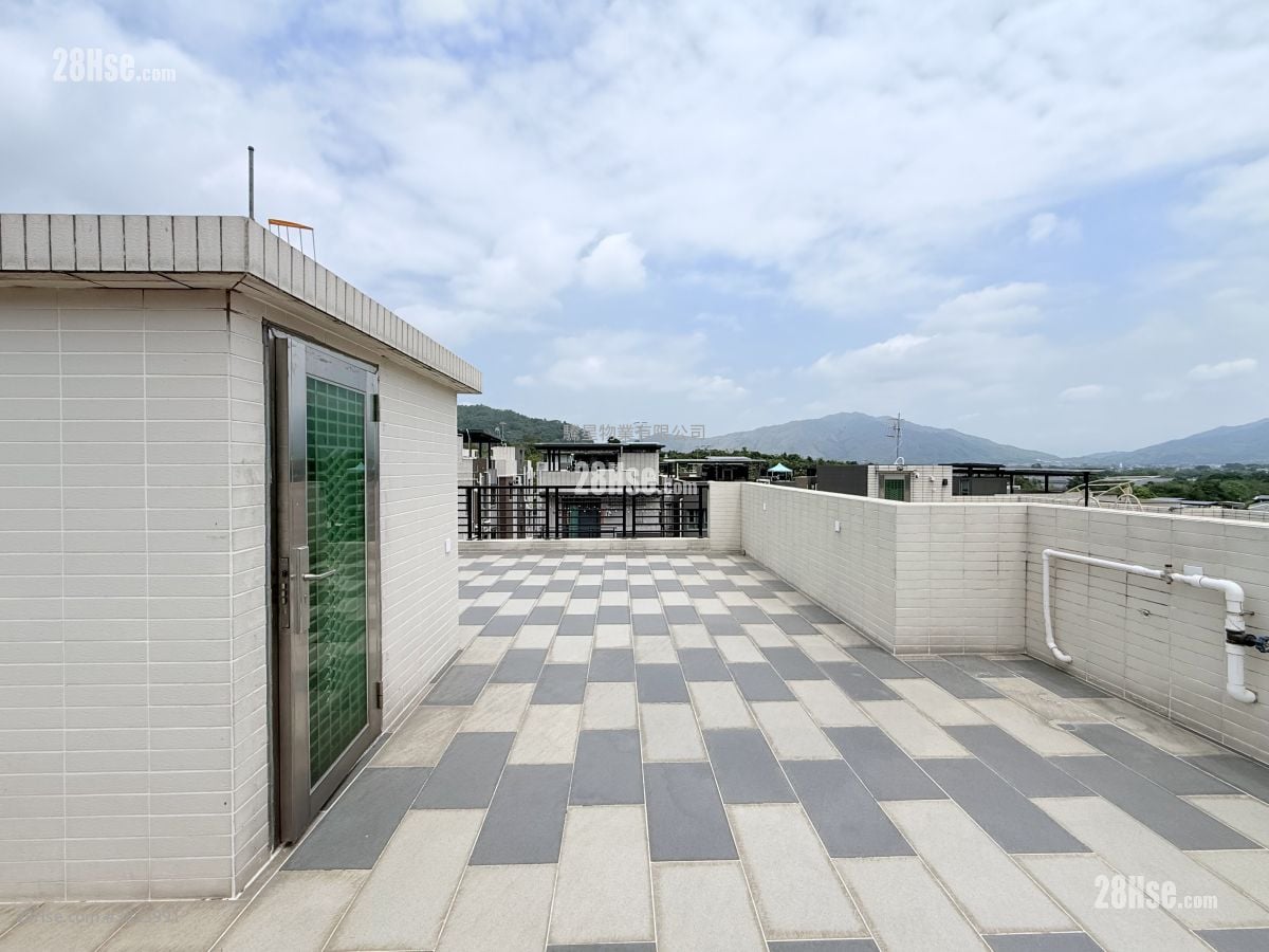 村屋 售盘 3 房 , 4 浴室 2,100 平方尺