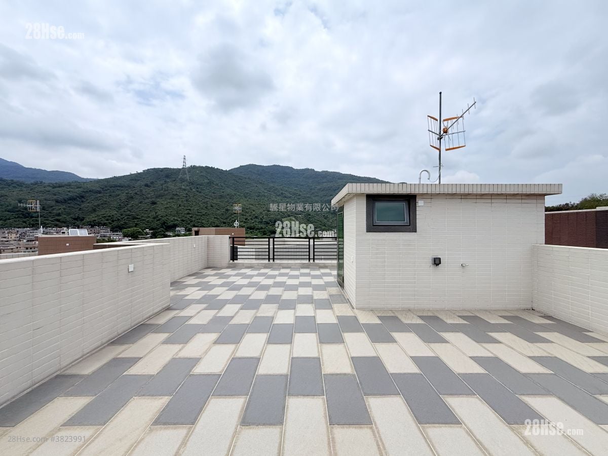 村屋 售盘 3 房 , 4 浴室 2,100 平方尺