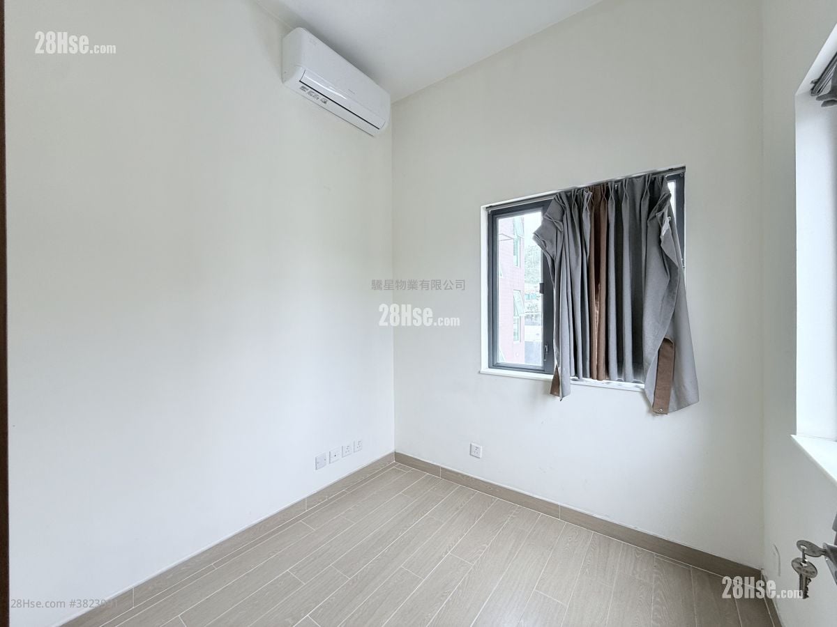 村屋 售盘 3 房 , 4 浴室 2,100 平方尺