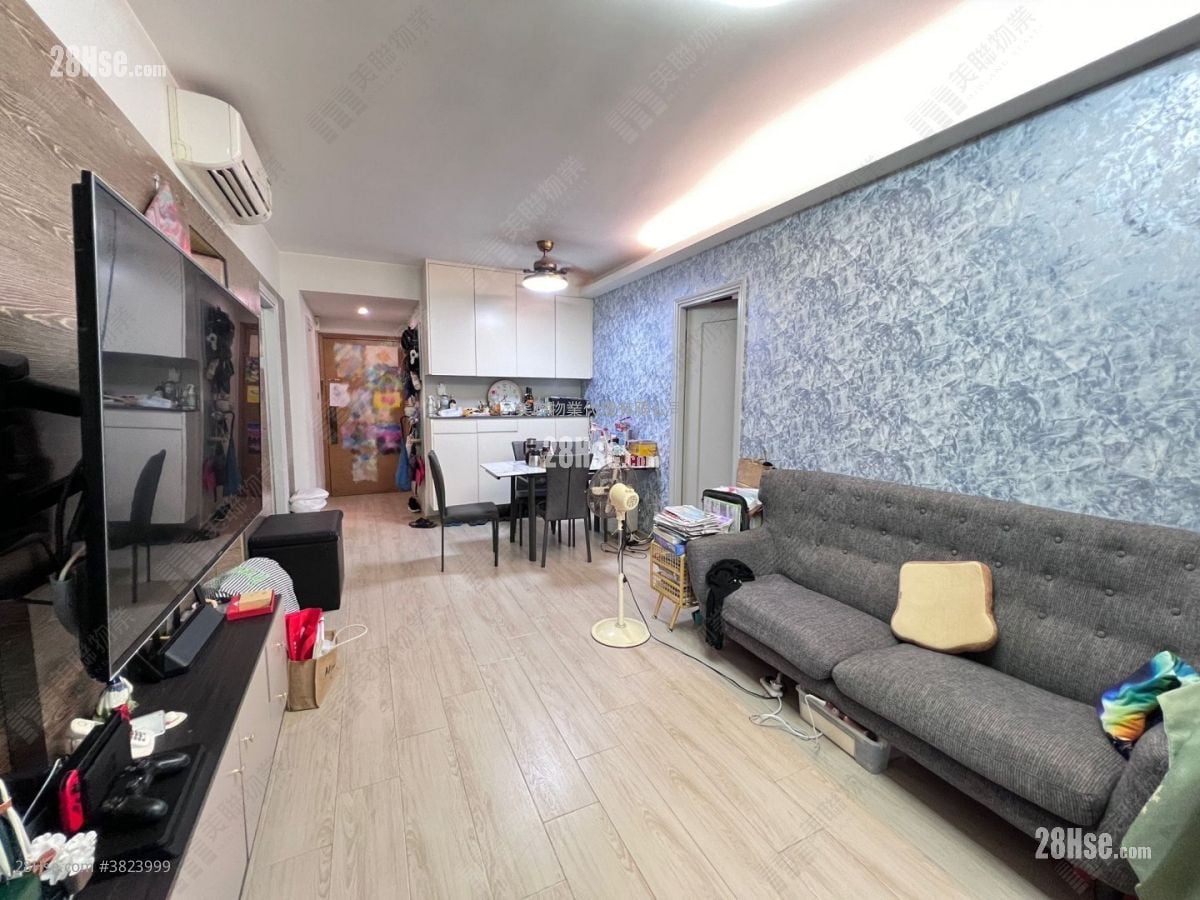 Metro Town Sell 3 Bedrooms , 1 Bathroom 555 ft²