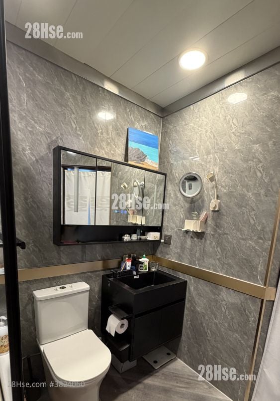 浴室: 主人房浴室