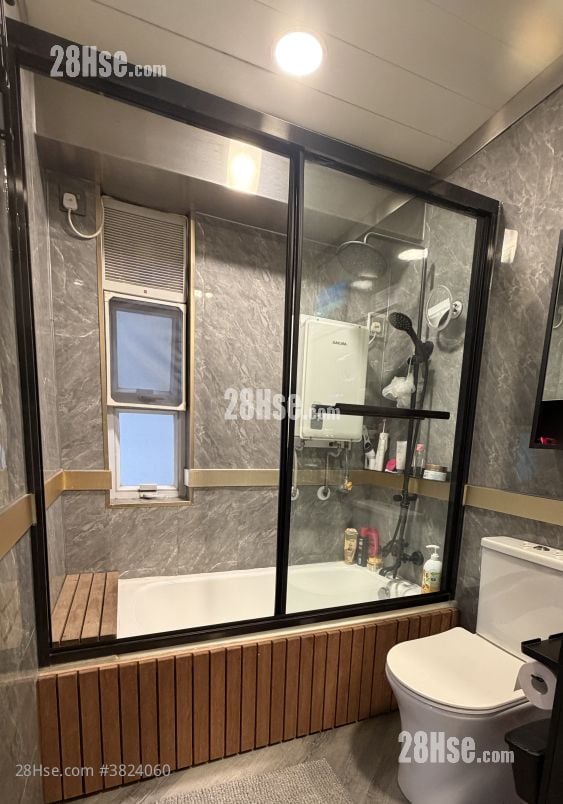 浴室: 主人房浴室