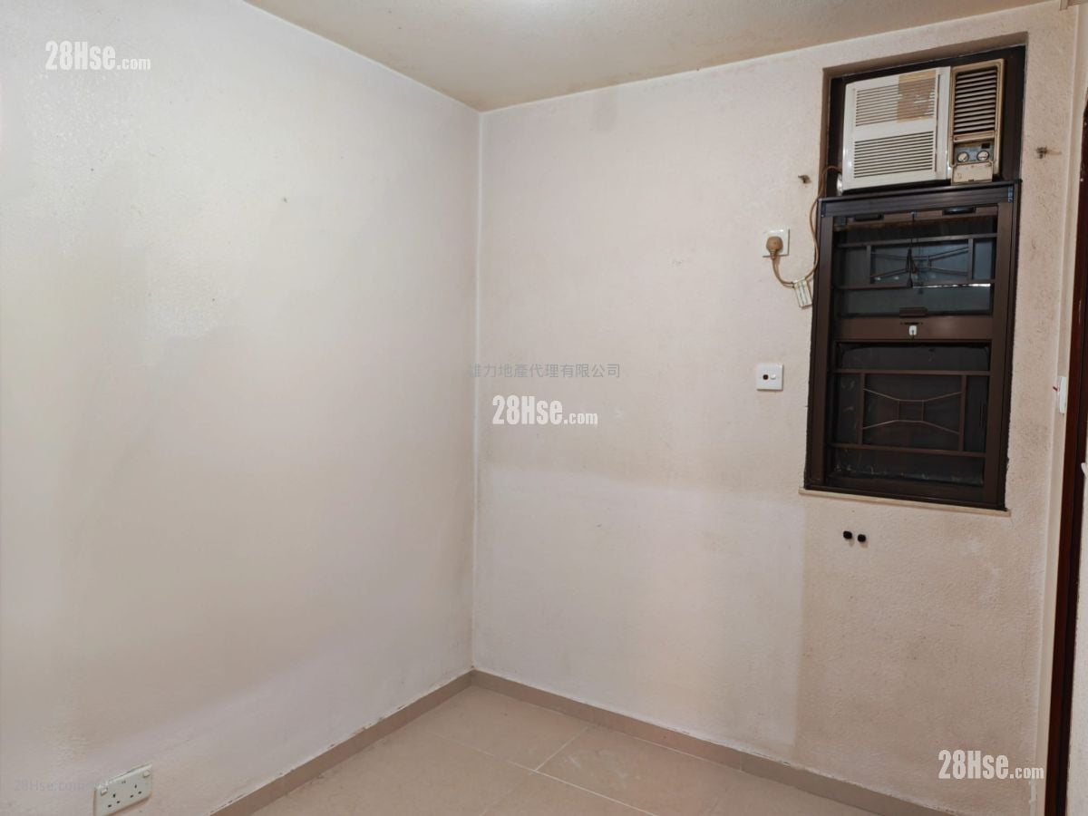 Village Rental Studio , 1 Bathroom 100 ft²