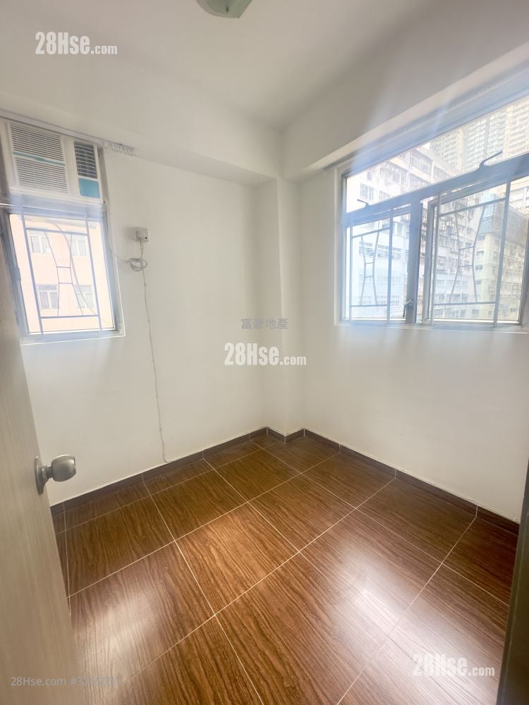 安寧大廈 租盤 2 房 , 1 浴室 251 平方呎