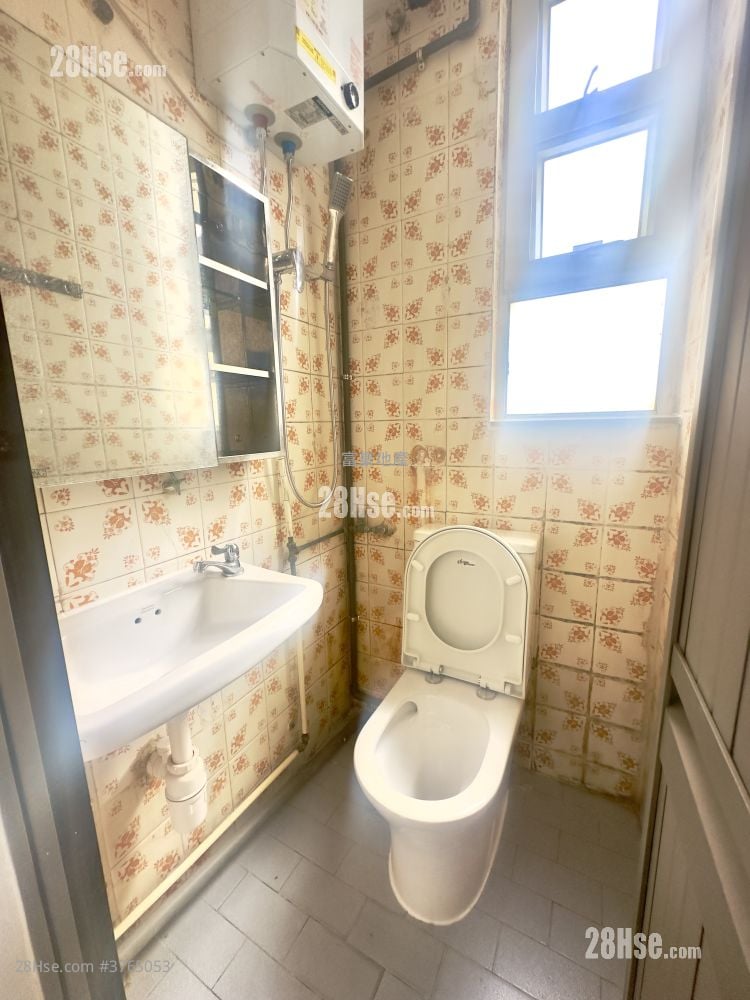 安寧大廈 租盤 2 房 , 1 浴室 251 平方呎