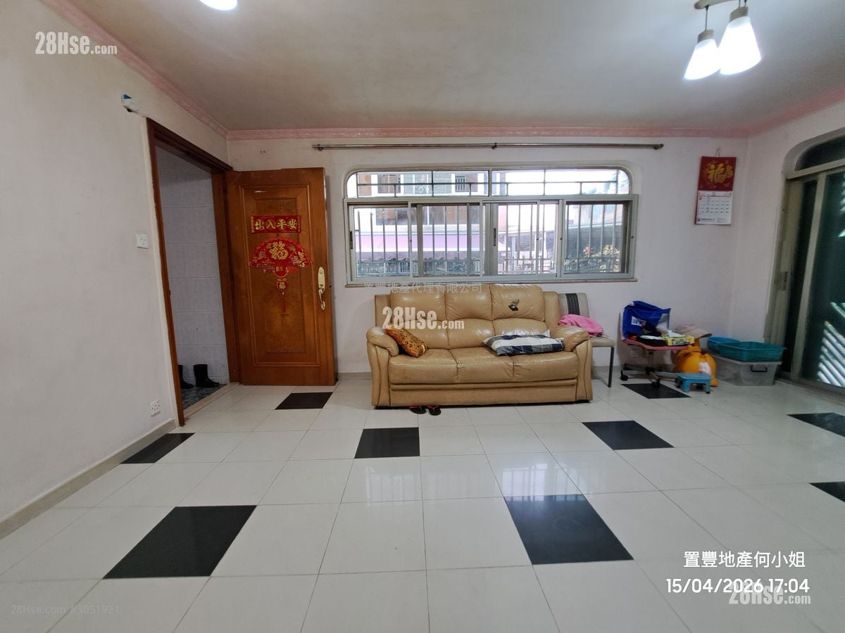 Tai Tseng Sell 3 Bedrooms , 1 Bathroom 700 ft²