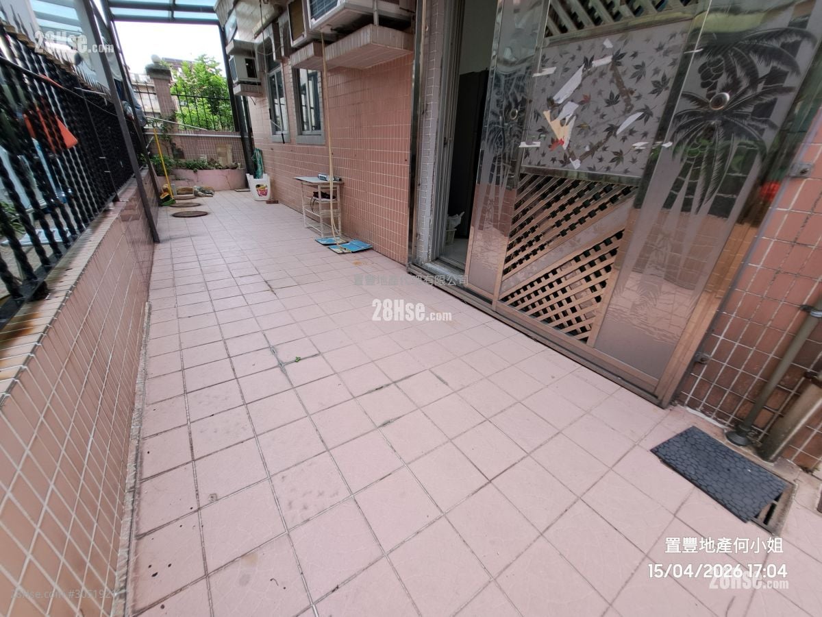 Tai Tseng Sell 3 Bedrooms , 1 Bathroom 700 ft²