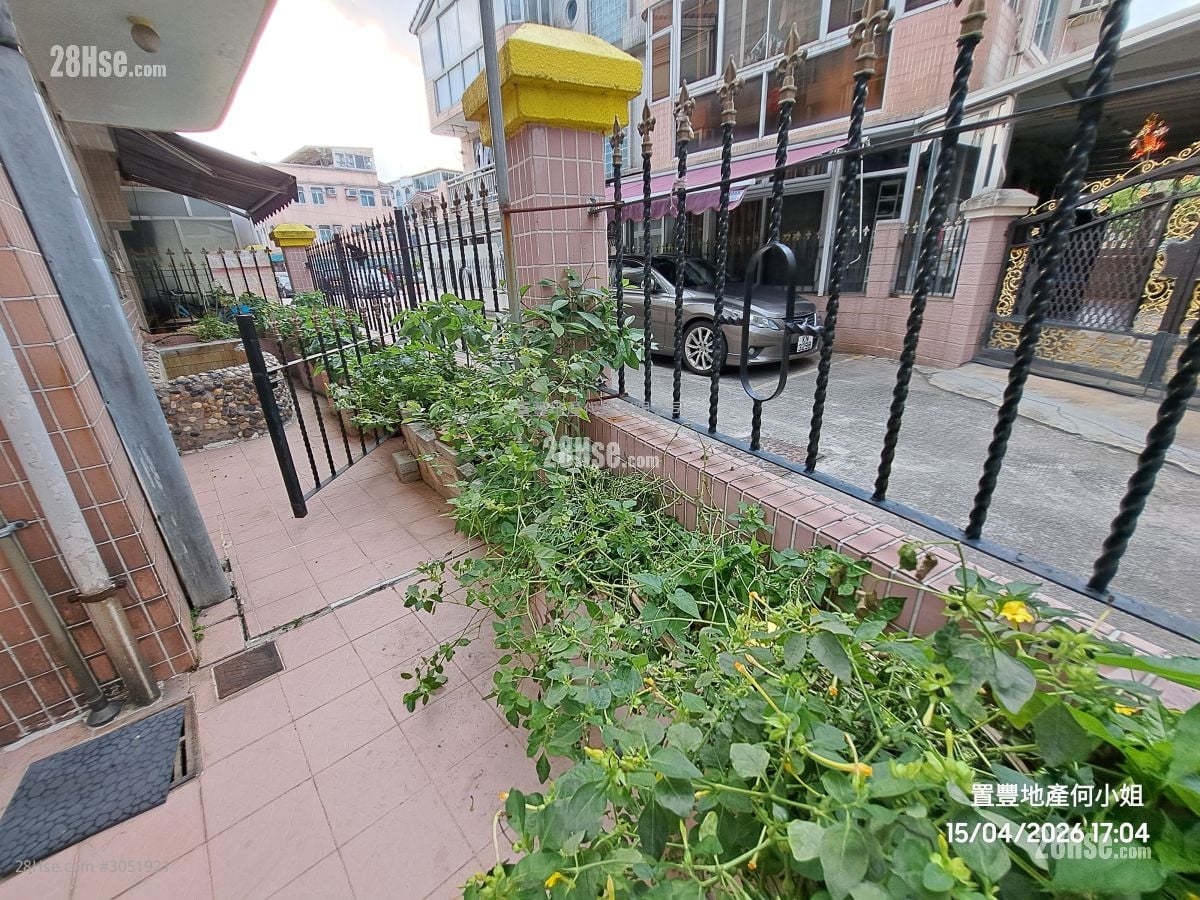 Tai Tseng Sell 3 Bedrooms , 1 Bathroom 700 ft²