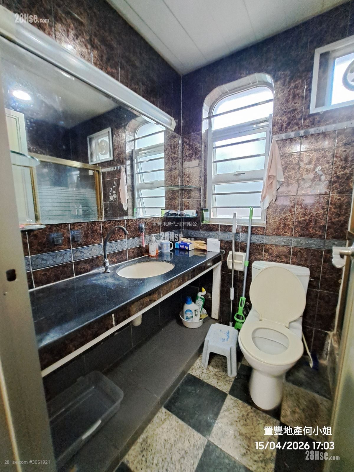 Tai Tseng Sell 3 Bedrooms , 1 Bathroom 700 ft²