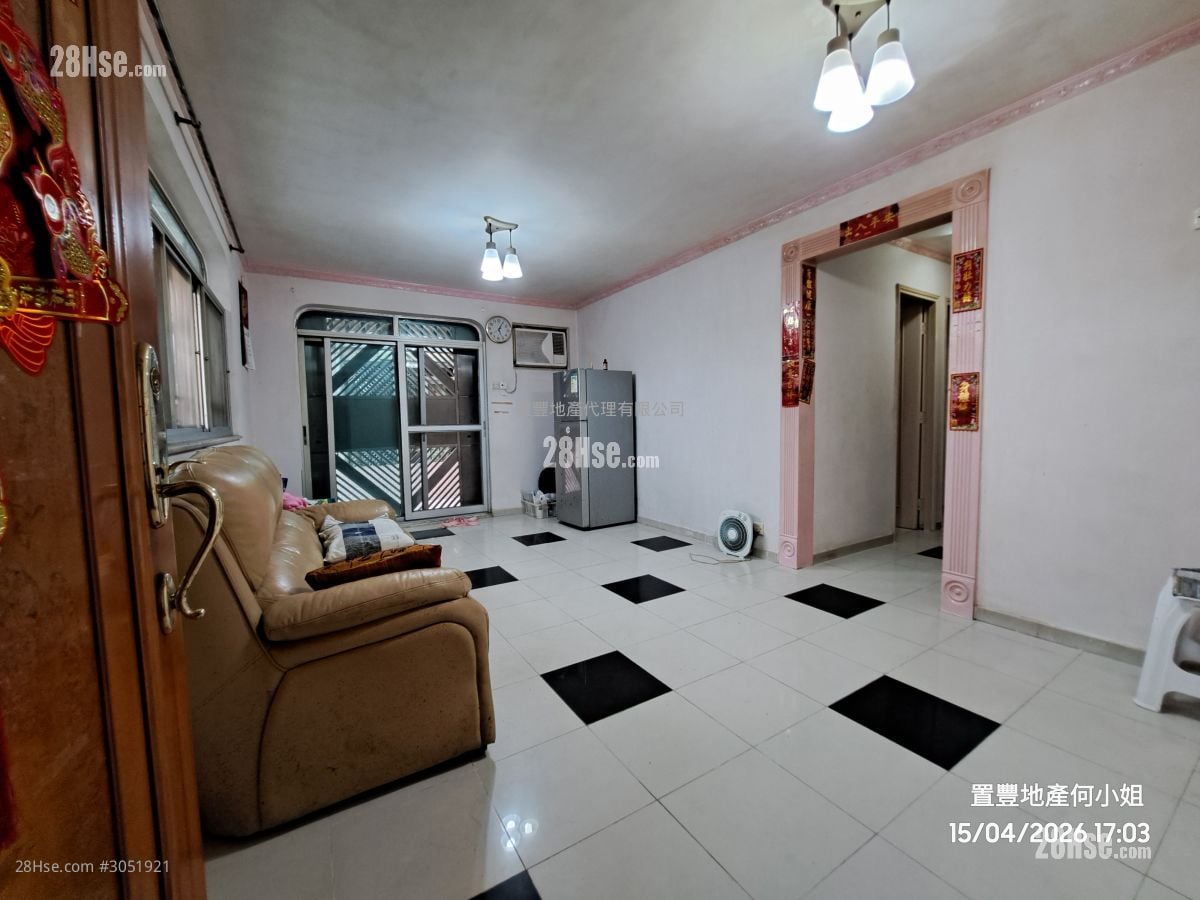 Tai Tseng Sell 3 Bedrooms , 1 Bathroom 700 ft²