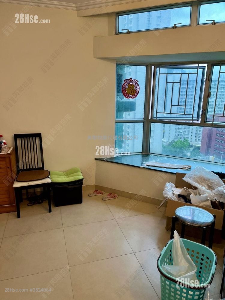 The Pinnacle Sell 3 Bedrooms 660 ft²