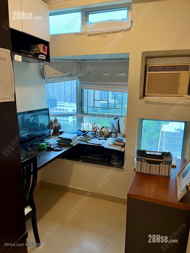 The Pinnacle Sell 3 Bedrooms 660 ft²