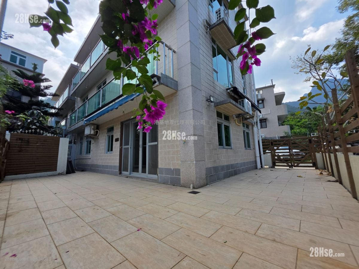 村屋 售盤 5+ 房 , 4 浴室 1,890 平方呎