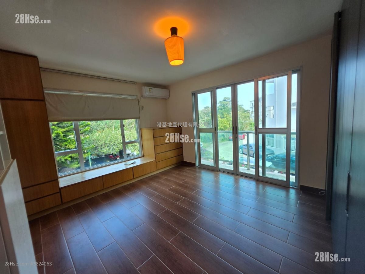 村屋 售盤 5+ 房 , 4 浴室 1,890 平方呎