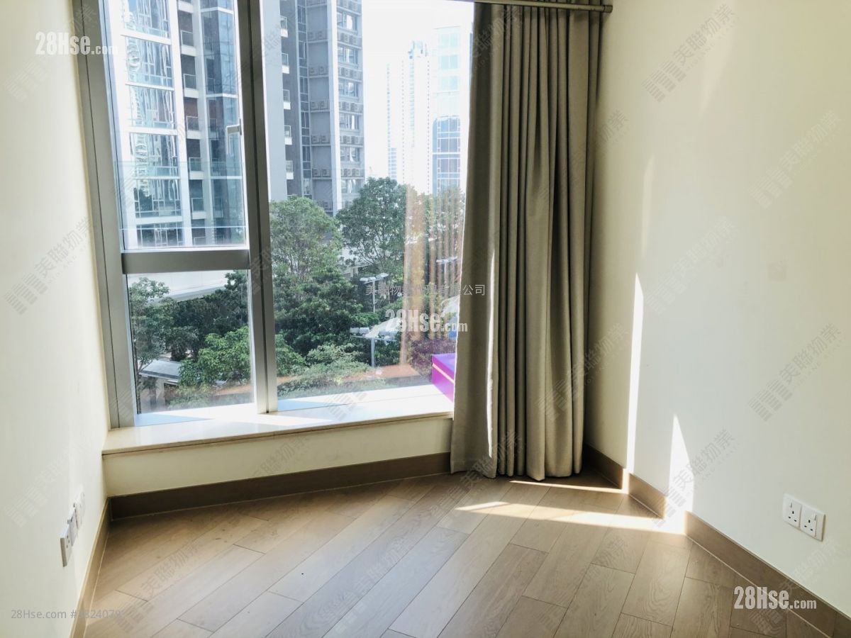 Cullinan West Sell 4 Bedrooms , 4 Bathrooms 1,367 ft²