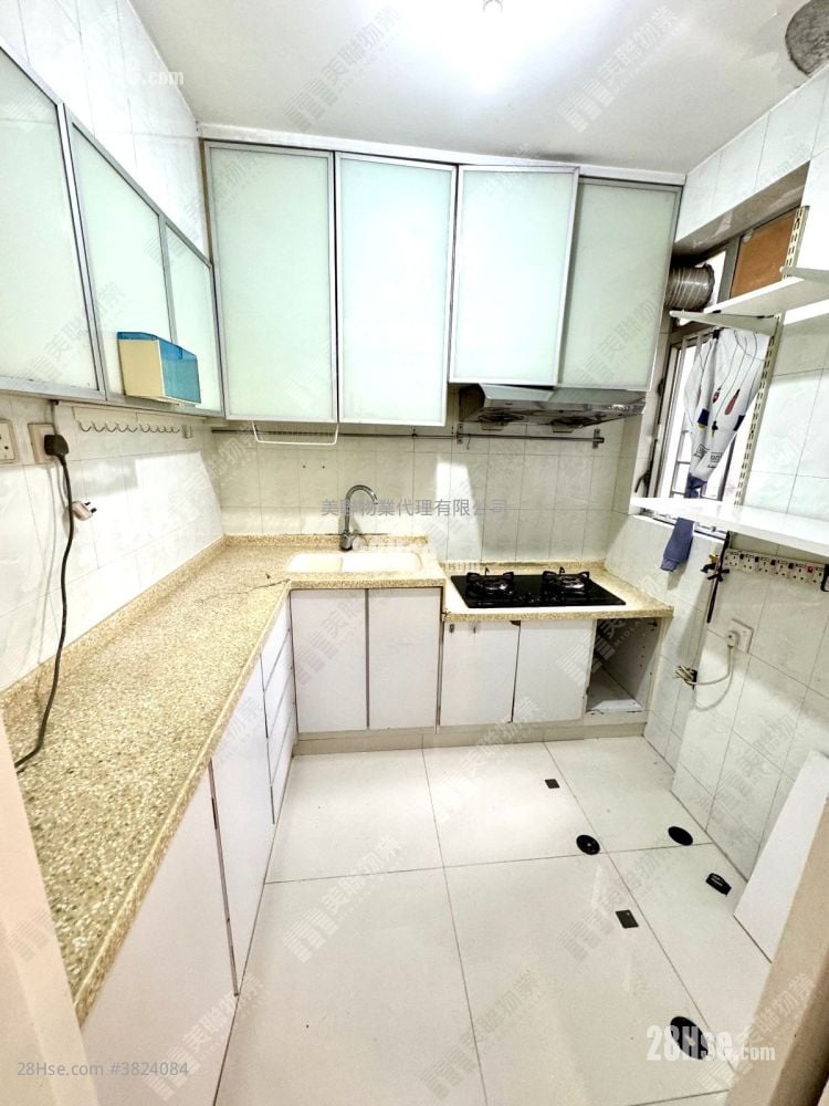 海濱花園 售盤 3 房 , 1 浴室 583 平方呎