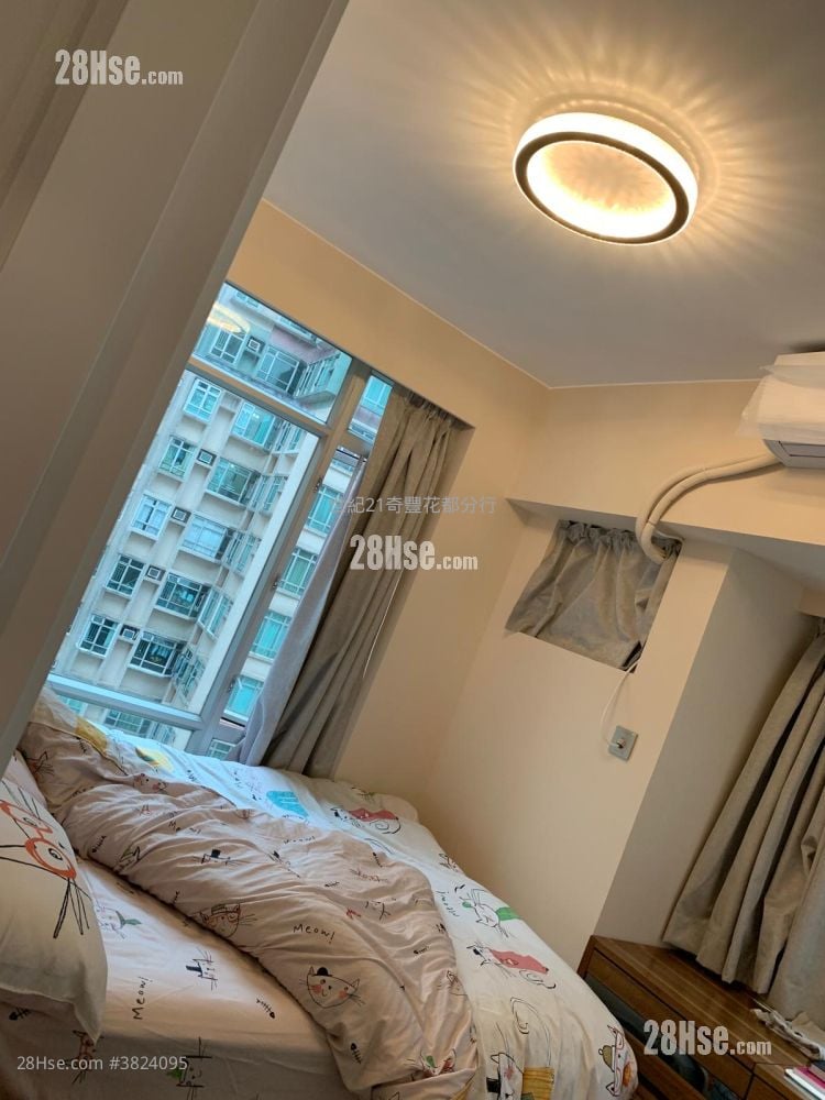 Flora Plaza Rental 2 Bedrooms , 1 Bathroom 370 ft²