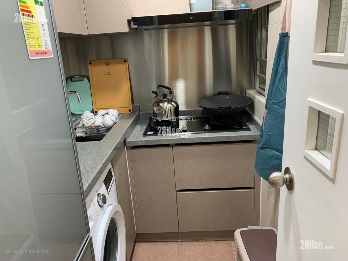 Flora Plaza Rental 2 Bedrooms , 1 Bathroom 370 ft²