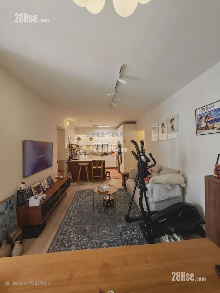 Dragon Court Sell 3 Bedrooms , 2 Bathrooms 857 ft²