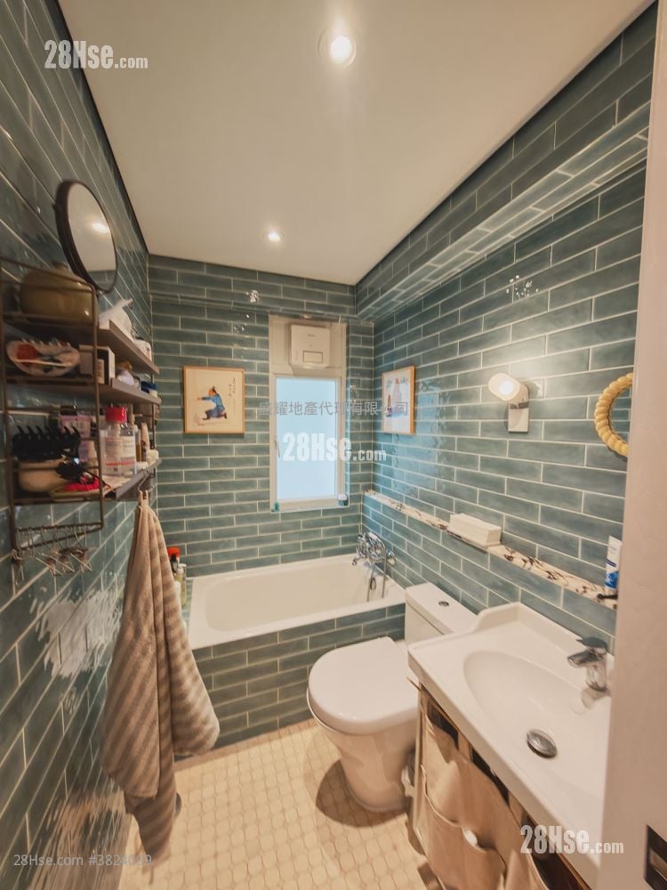 Dragon Court Sell 3 Bedrooms , 2 Bathrooms 857 ft²