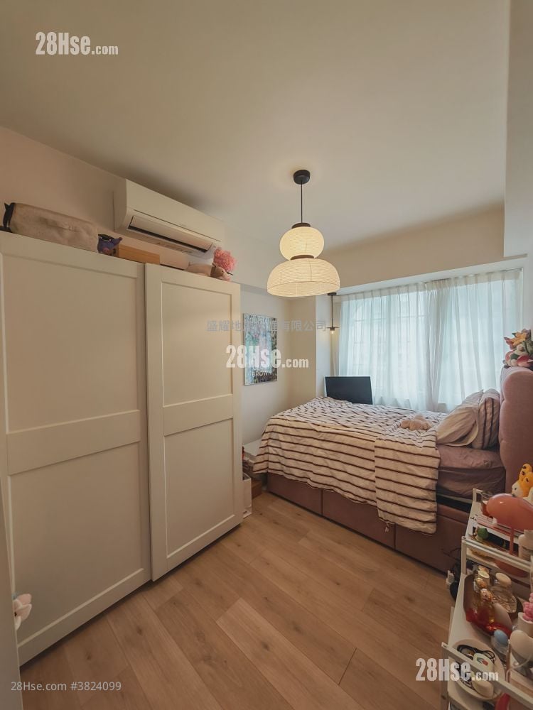 Dragon Court Sell 3 Bedrooms , 2 Bathrooms 857 ft²