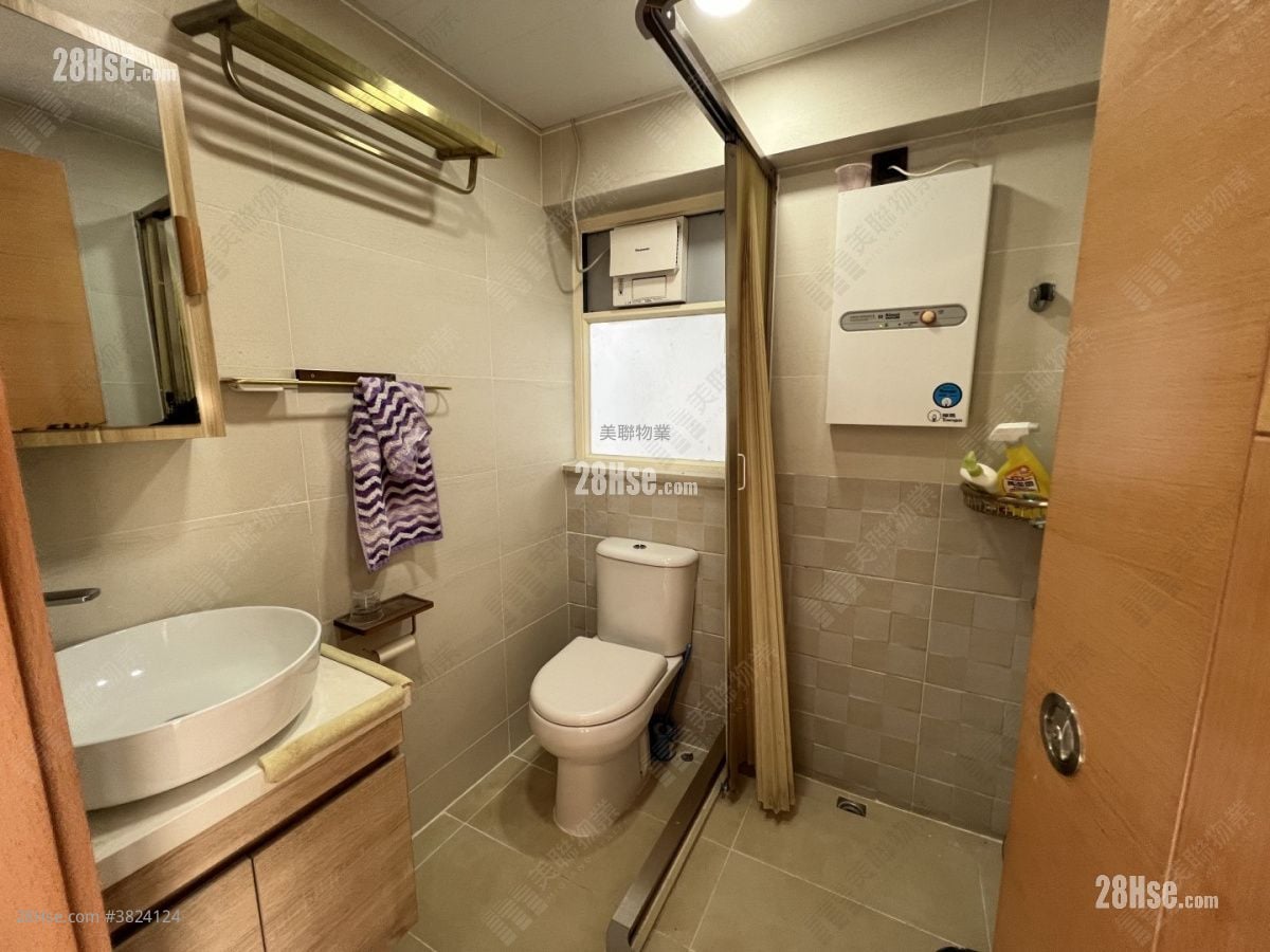 浴室: 爵士花園 售盤 3 房 , 2 浴室 791 平方呎