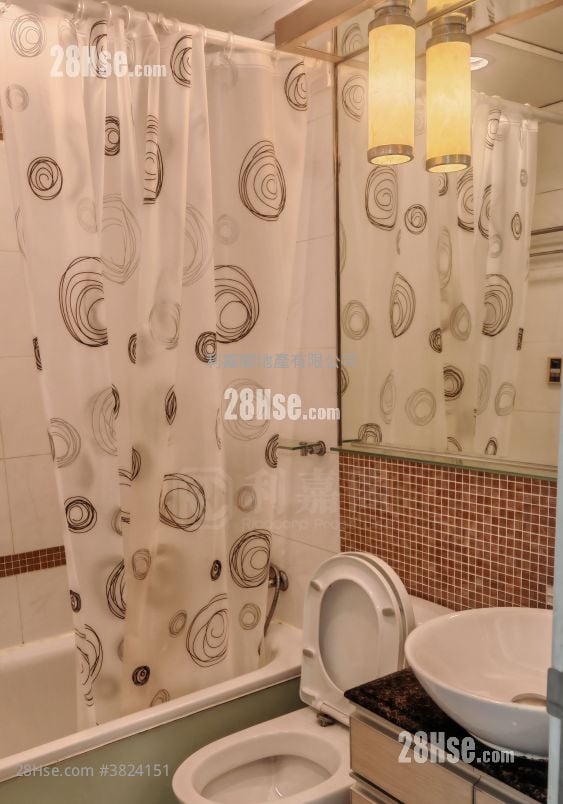 都会駅 售盘 3 房 , 2 浴室 629 平方尺