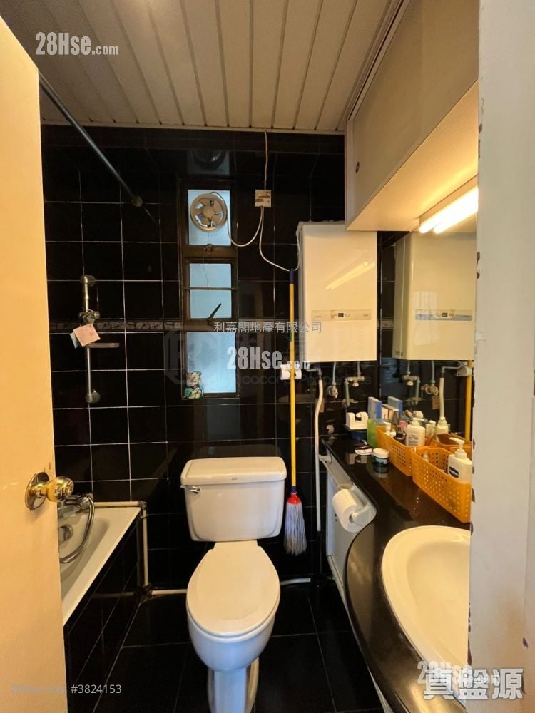 Caine Building Sell 2 Bedrooms 463 ft²