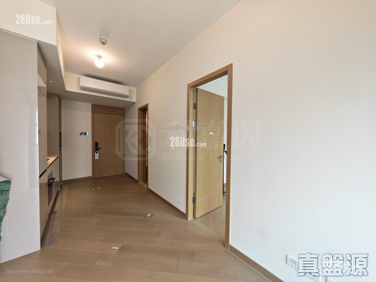 Grand Mayfair  Sell 1 Bedroom 339 ft²