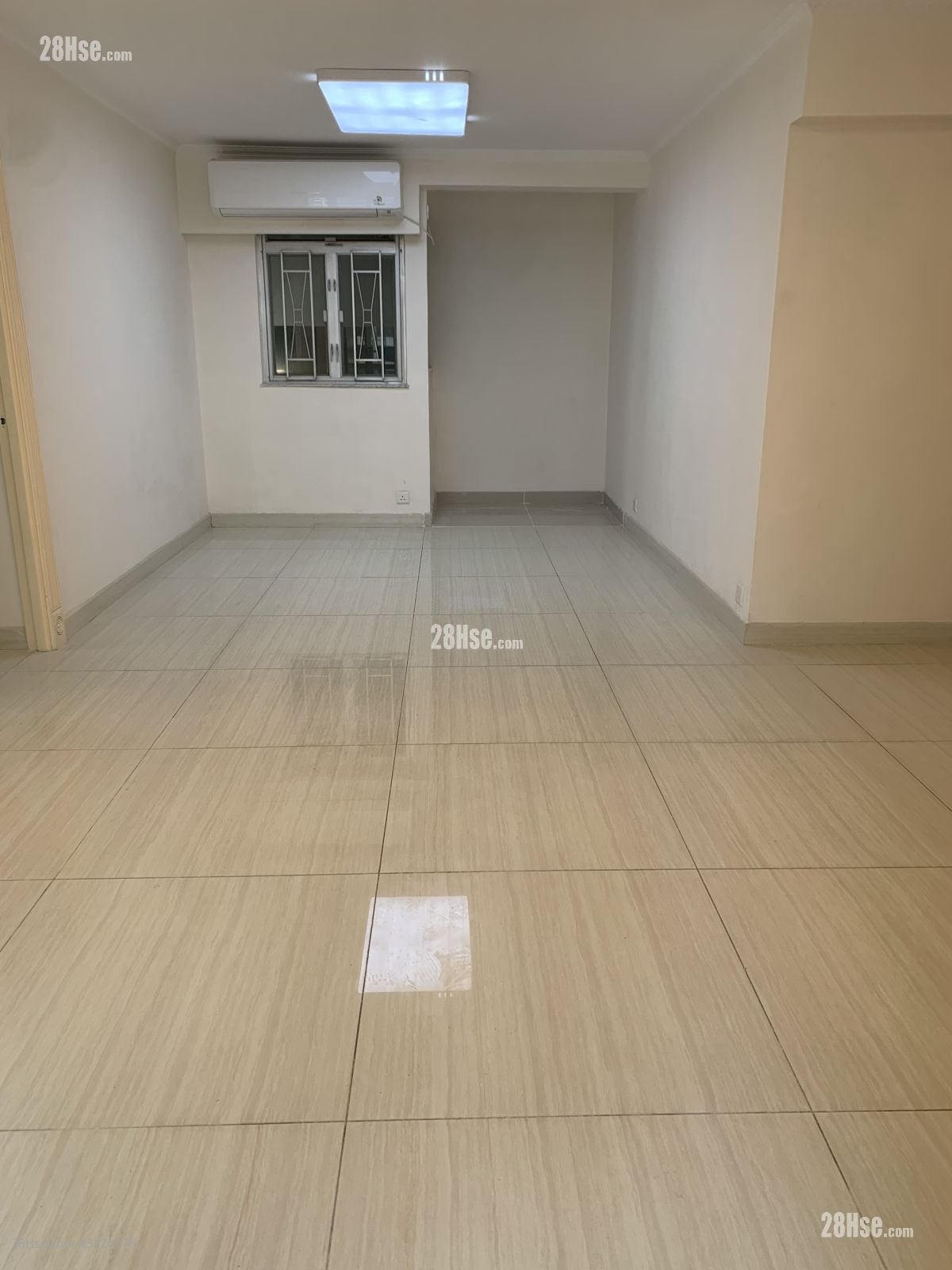 城市花園 售盤 3 房 , 2 浴室 945 平方呎