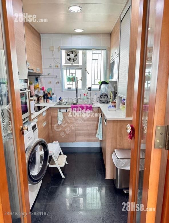 Baycrest Sell 3 Bedrooms , 1 Bathroom 1,012 ft²