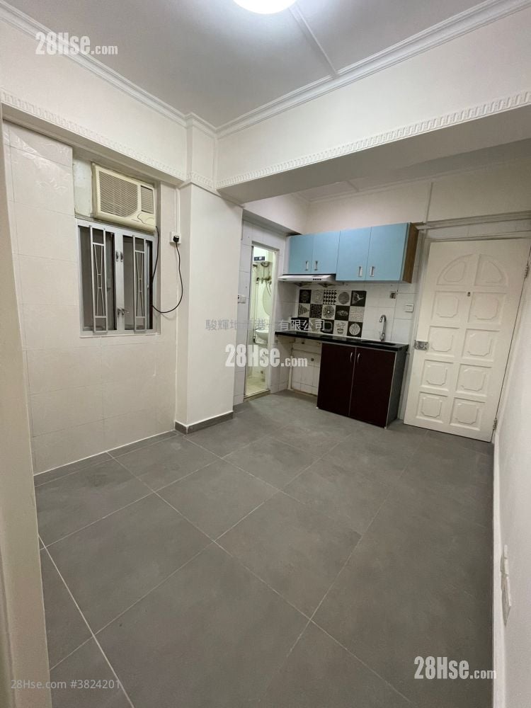 長興大廈 租盤 2 房 , 1 浴室 256 平方呎