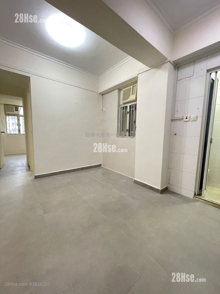 長興大廈 租盤 2 房 , 1 浴室 256 平方呎