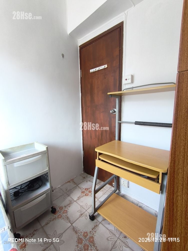 惠利大廈 租盤 130 平方呎