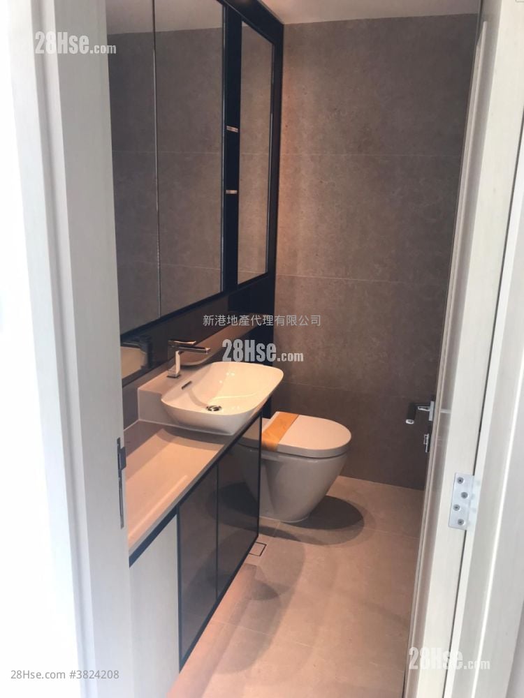 Downtown 38 Sell 1 Bedroom , 1 Bathroom 301 ft²