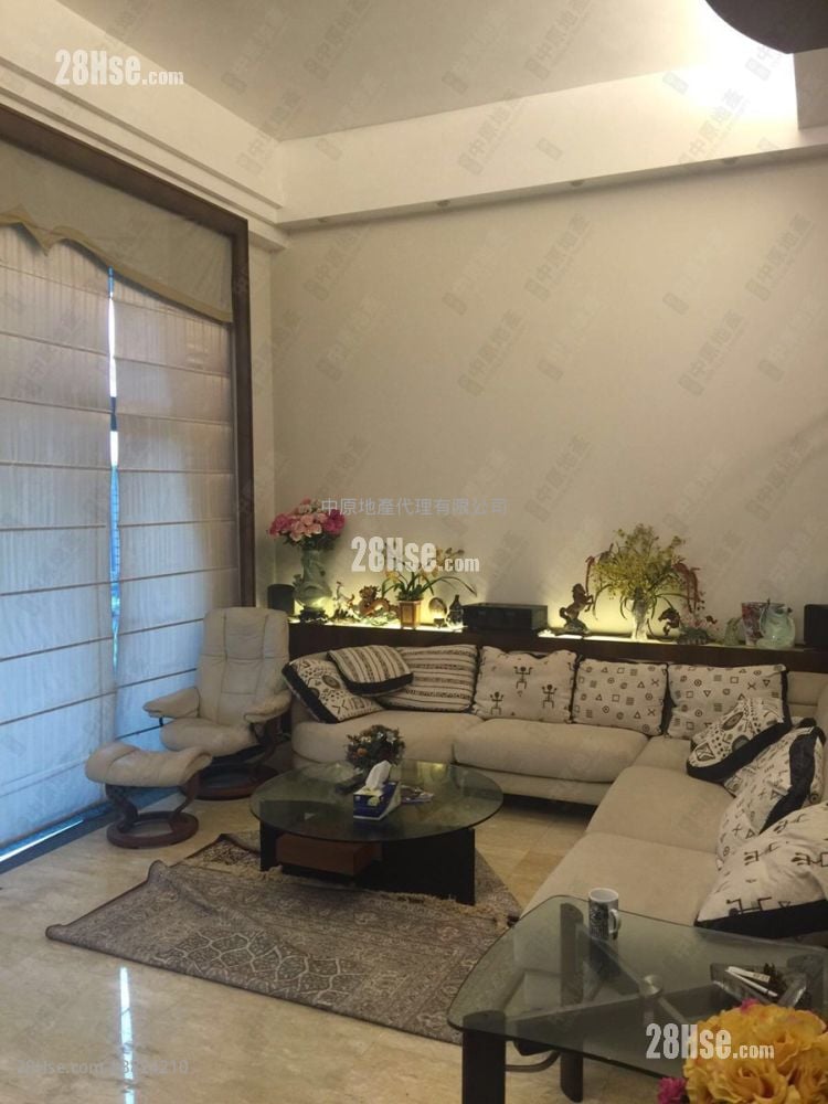 Chateau Royale Sell 4 Bedrooms 2,160 ft²