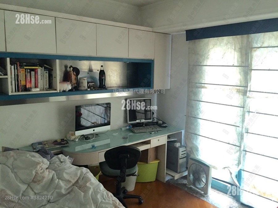 Chateau Royale Sell 4 Bedrooms 2,160 ft²