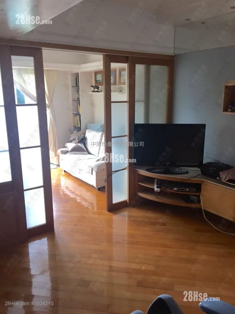 Chateau Royale Sell 4 Bedrooms 2,160 ft²